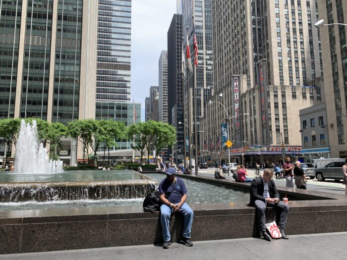 6th Avenue Fountain